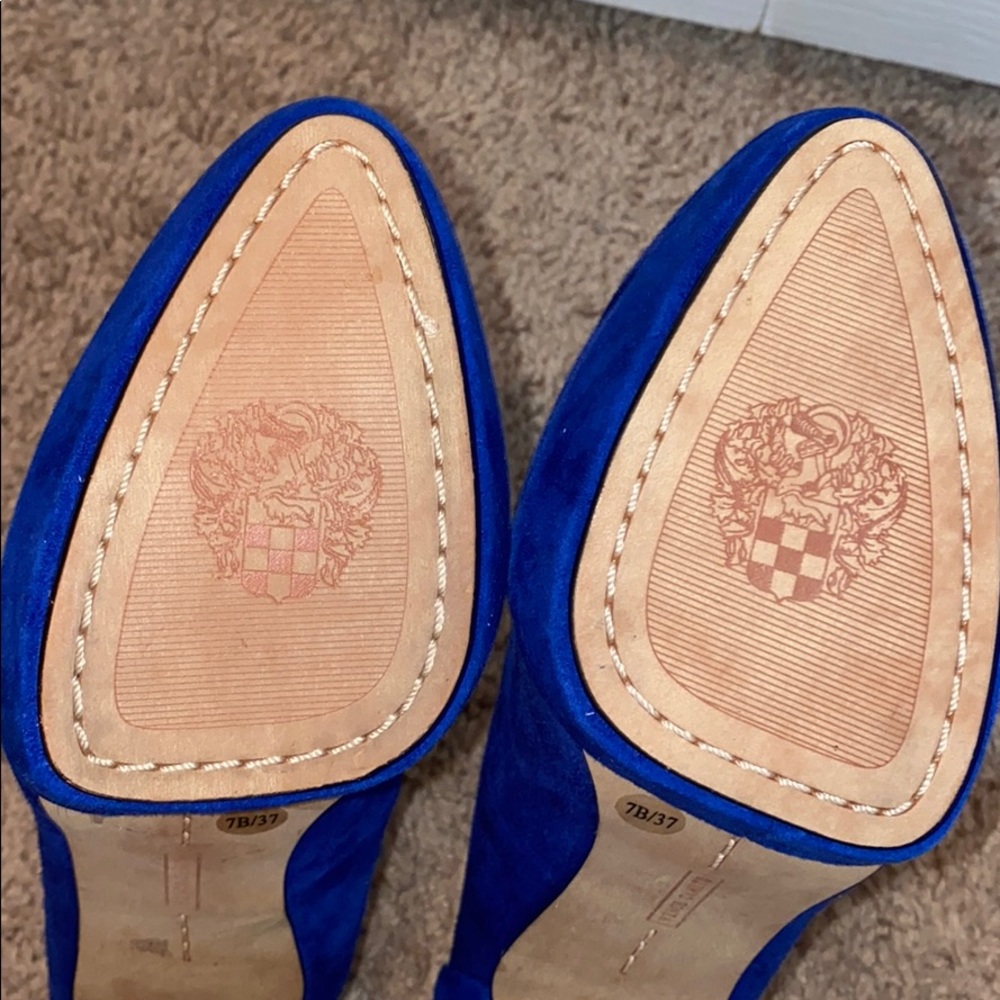 💙LAST CHANCE💙 Vince Camuto Blue Suede Heels // 7 - Picture 8 of 11
